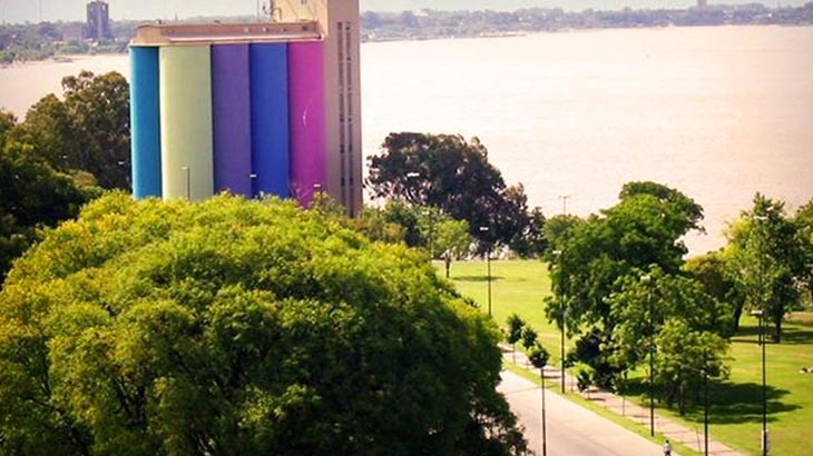 Paseo recreativo Boulevard Oroño y barrancas del río Paraná