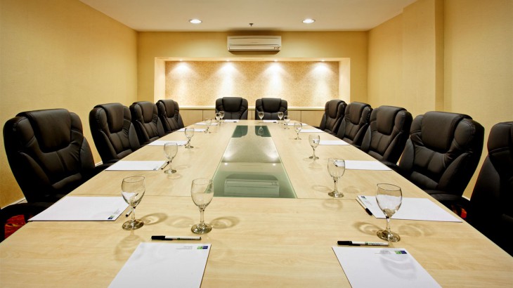 Resplandor meeting room